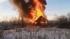 Deg šķūņi Kandavā un Jaunsātos