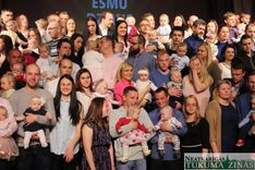 Kandavā svinīgi sumina jaunos novadniekus /FOTO/