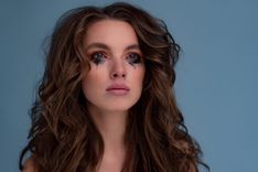 Katrīna Gupalo un ukraiņu grupa “Varakuta” izdod dziesmu  un iniciē ziedojumu akciju ukraiņu aktiera - snaipera atbalstam