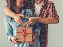 Ko dāvināt sievietei dzimšanas dienā?