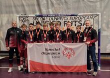 Novadnieka Harija Gulbja trenētā izlase no Beļģijas atgriežas ar medaļu