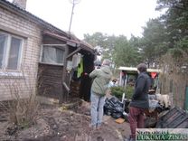 Ugunsgrēka dēļ no mājas Lapmežciemā evakuē 10 cilvēkus /papildināts/