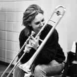 Noklausies novadnieces Lauras Rozenbergas  Ziemassvētku singlu «Laime Tavā kabatā»