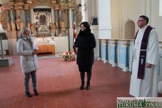 Lestenes baznīcā atjaunota kancele un altāra siena /FOTO/