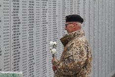 Gods varoņiem – klusumā!/FOTO/