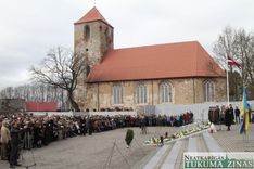 Lestenē piemin II Pasaules karā kritušos leģionārus /FOTO/