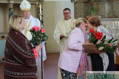 Lesteniece Inese Cērpa saņem augstāko baznīcas apbalvojumu /FOTO/