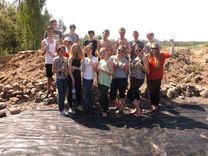 Zemgales vidusskolas skolēni – talkā Likteņdārzā