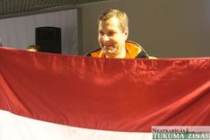 Bobsleja komandas trenerim Jānim Ozolam – prēmija