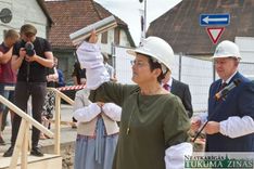 Iemūrēts Zigfrīda Annas Meierovica pieminekļa pamatakmens ar laika kapsulu