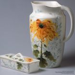 Jaunmoku pilī atklāta Rīgas Porcelāna muzeja deponējuma izstāde “Florālie motīvi porcelānā: Kuzņecova un Jesena fabrikas”