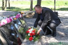 Represijās cietušos pieminot /papildināts FOTO/