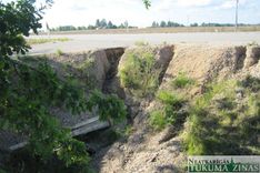 Brāķi uz ceļa Grenčos salabošot