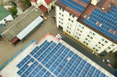 Padomi daudzdzīvokļu namu iemītniekiem, kas aizdomājušies par saules paneļu izvietošanu