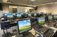 Skolas saņems datorus