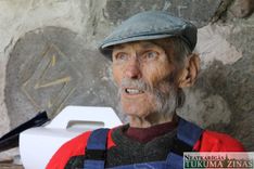 Latvijas tēlnieku leģendai, ragaciemniekam Oļegam Skarainim – 90