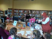 Slampes bibliotēkā uzdarbojas Lupatiņi