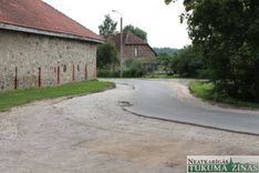 Pie Šlokenbekas muižas remontē ceļu