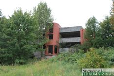 Draudīgs grausts Tukumā vilina bērnus un pusaudžus