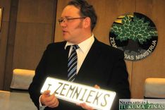 Slampē traktors ar uzrakstu «Zemnieks» – pirmais un vienīgais Latvijā