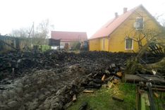 Dzēšot ugunsgrēku Jaunsātos, cietis ugunsdzēsējs-glābējs