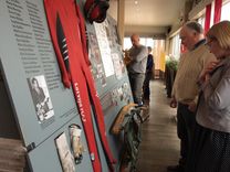 Tukuma ledus hallē atklāj izstādi