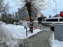 Pie krustojuma uzlikta atbalsta marga