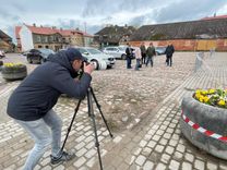 Atklāj foto izstādi Katrīnas laukumā