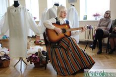 Tumē aplūkojama biedrības «Ansi 3139» izstāde/FOTO/