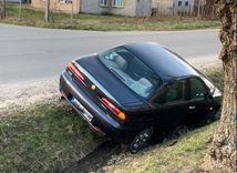 Braucot alkohola reibumā, nesavalda auto un iebrauc grāvī