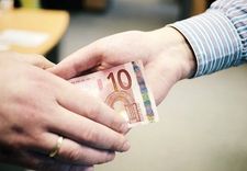 Slampē par kukuļdošanu aizturēts Lietuvas pilsonis 