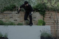 Brīdina par sirojošiem garnadžiem