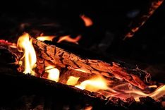 Naktī Lapmežciemā izcēlies ugunsgrēks dzīvojamās mājas kurtuvē