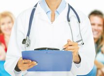 Ģimenes ārstiem ļauj nosūtīt pacientus valsts apmaksātām Covid-19 analīzēm