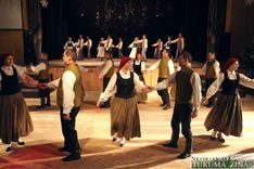 Ar labdarības koncertu dejotāji svin Adventes trešo svētdienu