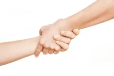 Aicina ziedot jaunajam ārstam, lai viņš varētu dzīvot un strādāt!