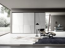 Kas ir walk-in garderobes un kā tās iekārtot?