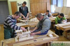 Skolotājs var būt arī tēta vietā