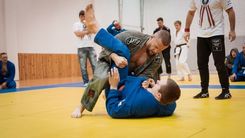 Aizvadīts atklātais Tukuma čempionāts brazīliešu džiu-džitsu