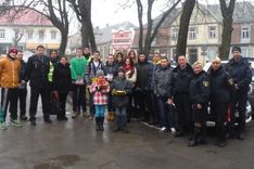 Tukuma policistus ēnoja 13 skolēni