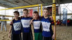 Patīkami pārsteidz jaunie pludmales volejbolisti