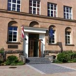 27. maijā Ministru kabinets lems par Valsts ģimnāzijas statusa piešķiršanu Tukuma Raiņa ģimnāzijai