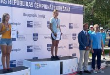 Tukumniece Veronika Kalniņa uzvar airēšanas sacensībās Daugavpilī