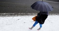 Apdzenot, uztriecas gājējam