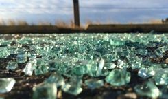 Stiklu izmest nedrīkst!