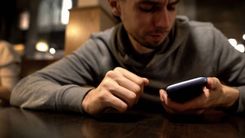 Ballējas un izsauc operatīvos dienestus