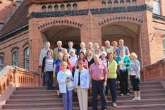 Jaunmoku pilī viesojas bijušo īpašnieku fon Ungernu-Šternbergu dzimtas pēcteči 