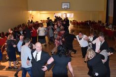 Savus svētkus svin Jaunpils novada pašdarbnieki /FOTO/