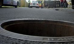 Uzmanību – atvērta kanalizācijas aka, šahta, bedre, pagrabs…