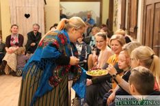 Kandavā ieskandina ziemas saulgriežus/FOTO/